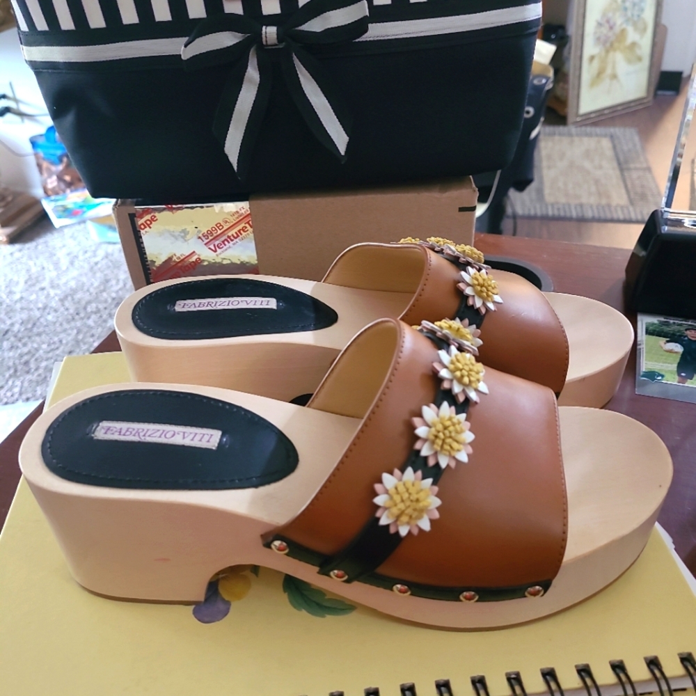 FABRIZIO VITI  ITALY, Dolly Floral-Appliqué Leather Mule Clogs